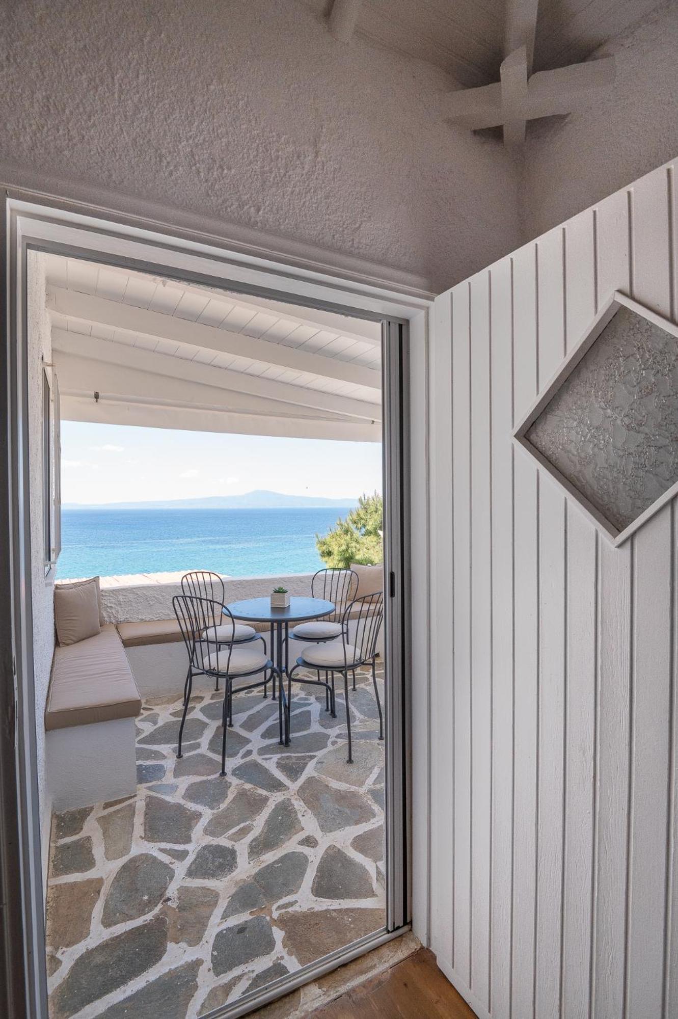 Casa vacanze Pouletis Family - Akroyali Seaview Getaways